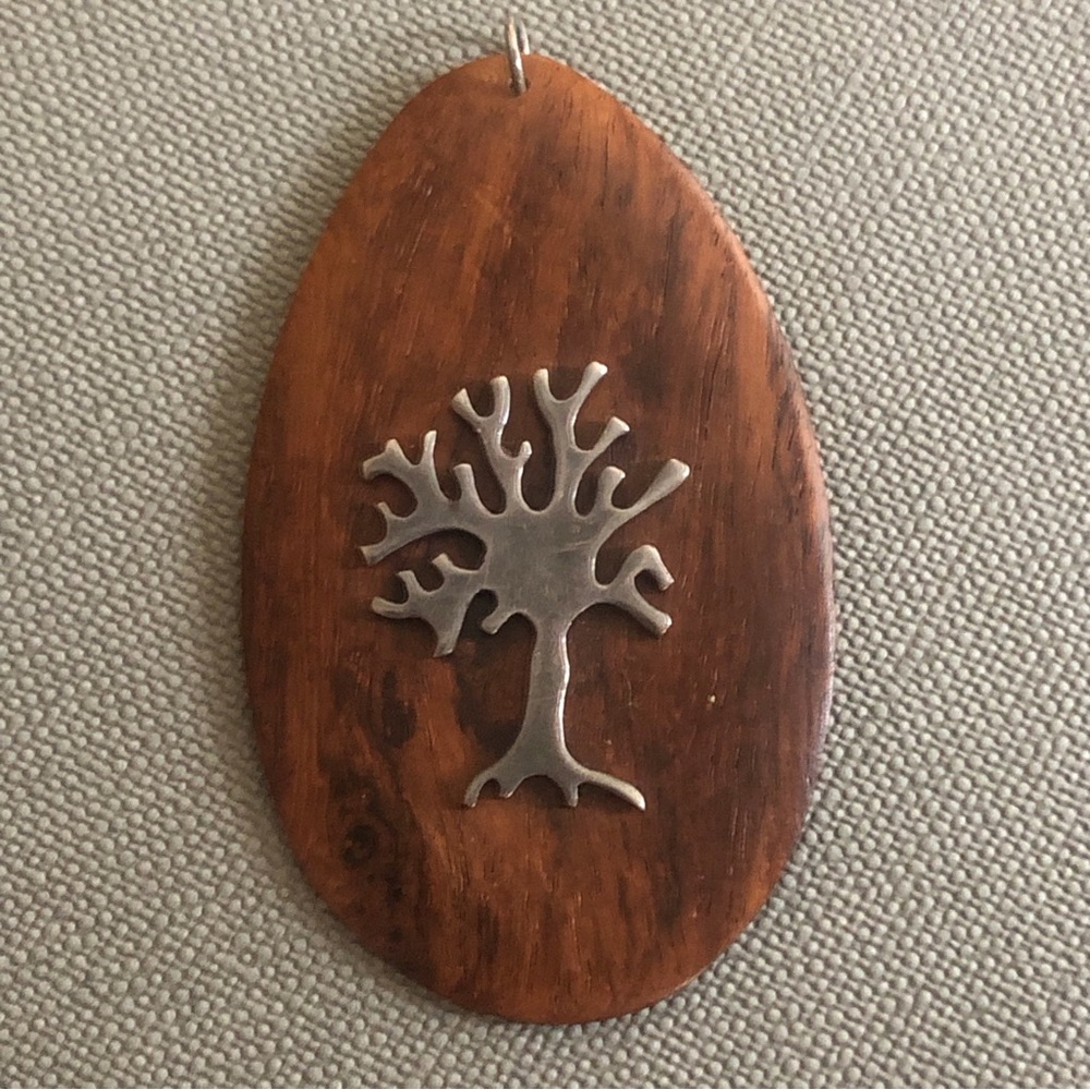 3/$20 VTG Wood and Metal Tree of Life Pendant